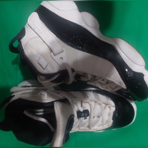 SNEAKER - Picture 3 of 5